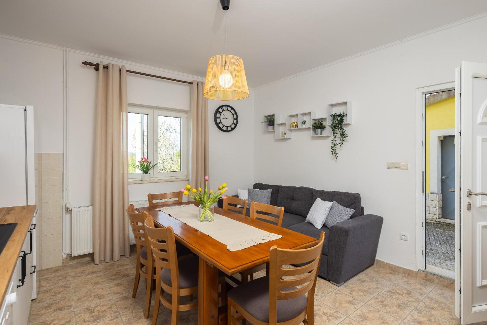Holiday Residence Maja Katuni Eksteriør billede